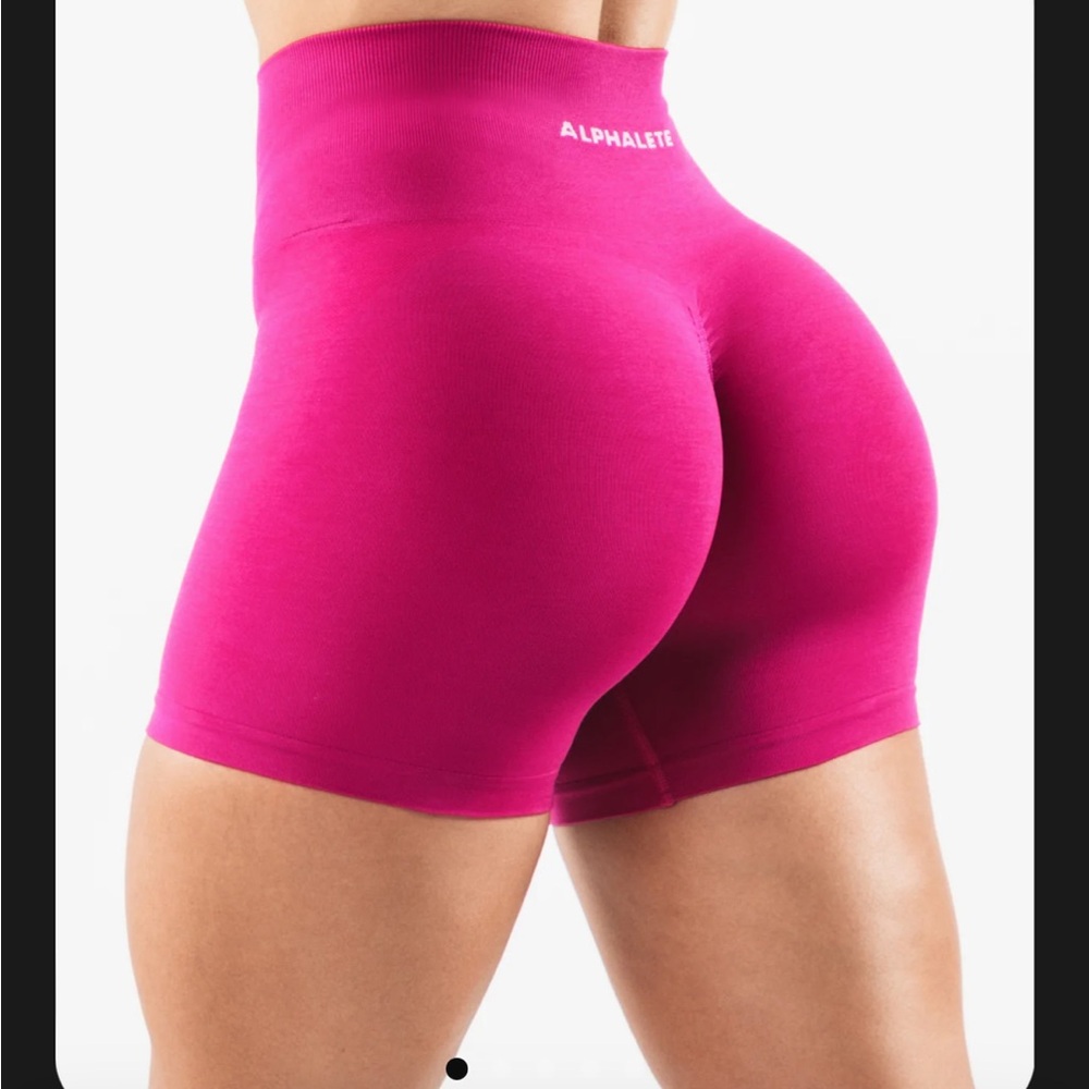 Alphalete Amplify Shorts 4.5 - Magenta